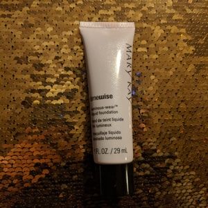 BRONZE 7 Mary Kay foundation.